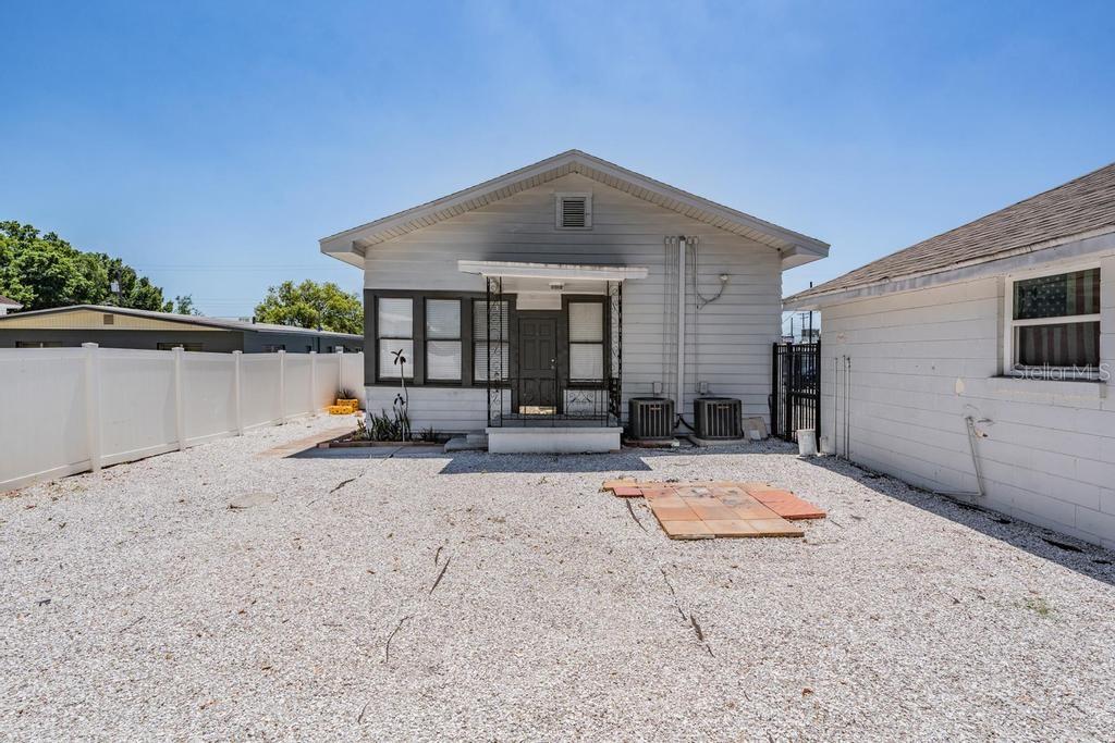 Image 2 of 19 For 2319 Aileen Street B