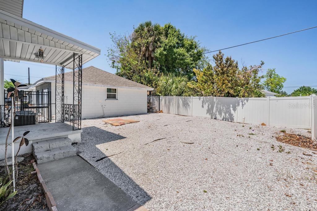 Image 3 of 19 For 2319 Aileen Street B