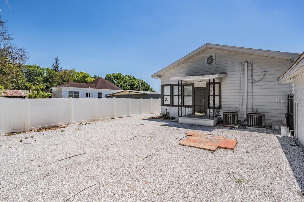 Image 5 of 19 For 2319 Aileen Street B