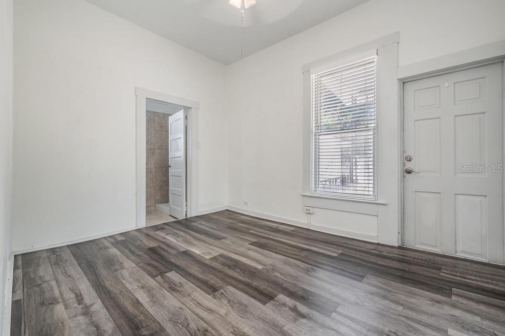 Image 6 of 19 For 2319 Aileen Street B