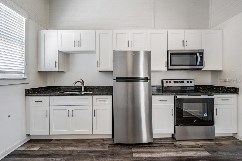 Image 9 of 19 For 2319 Aileen Street B