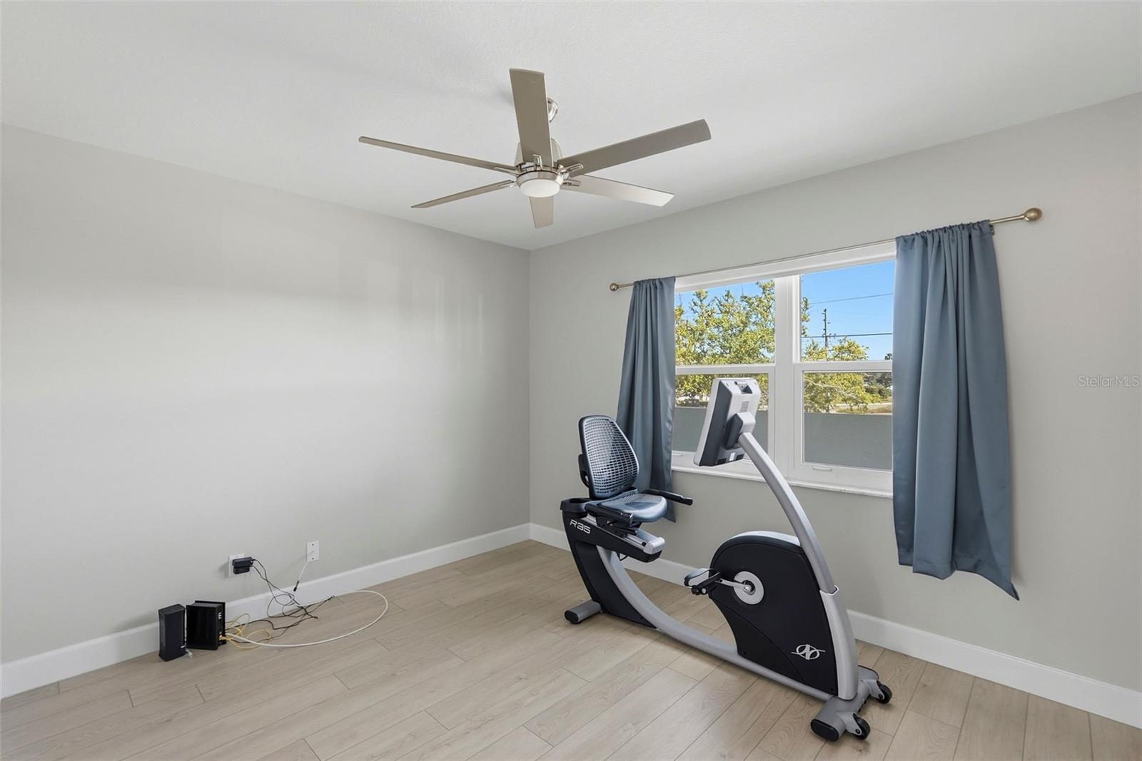 Image 15 of 46 For 1100 Pinellas Bayway S G2