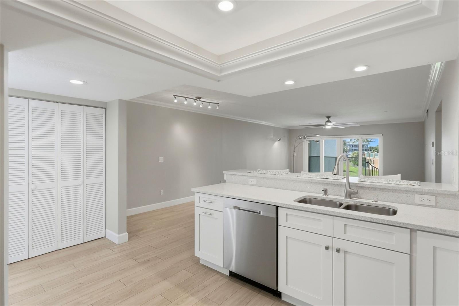 Image 7 of 46 For 1100 Pinellas Bayway S G2