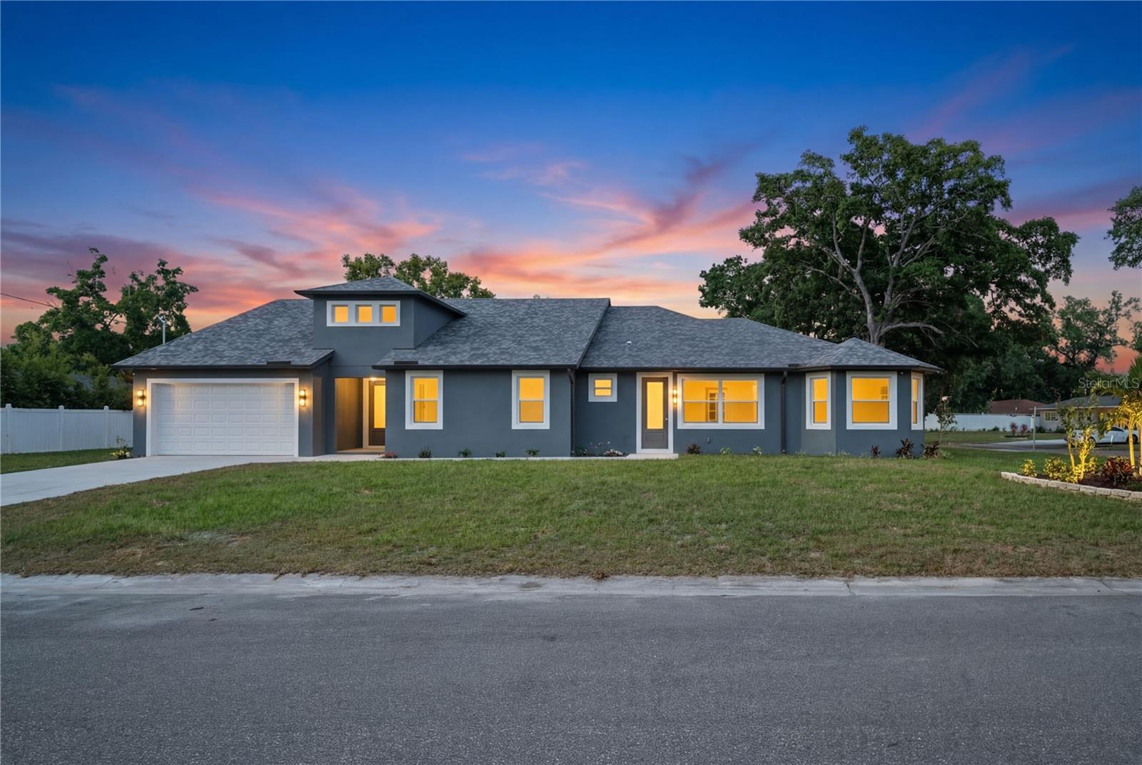 Image 4 of 50 For 6401 Felice Avenue