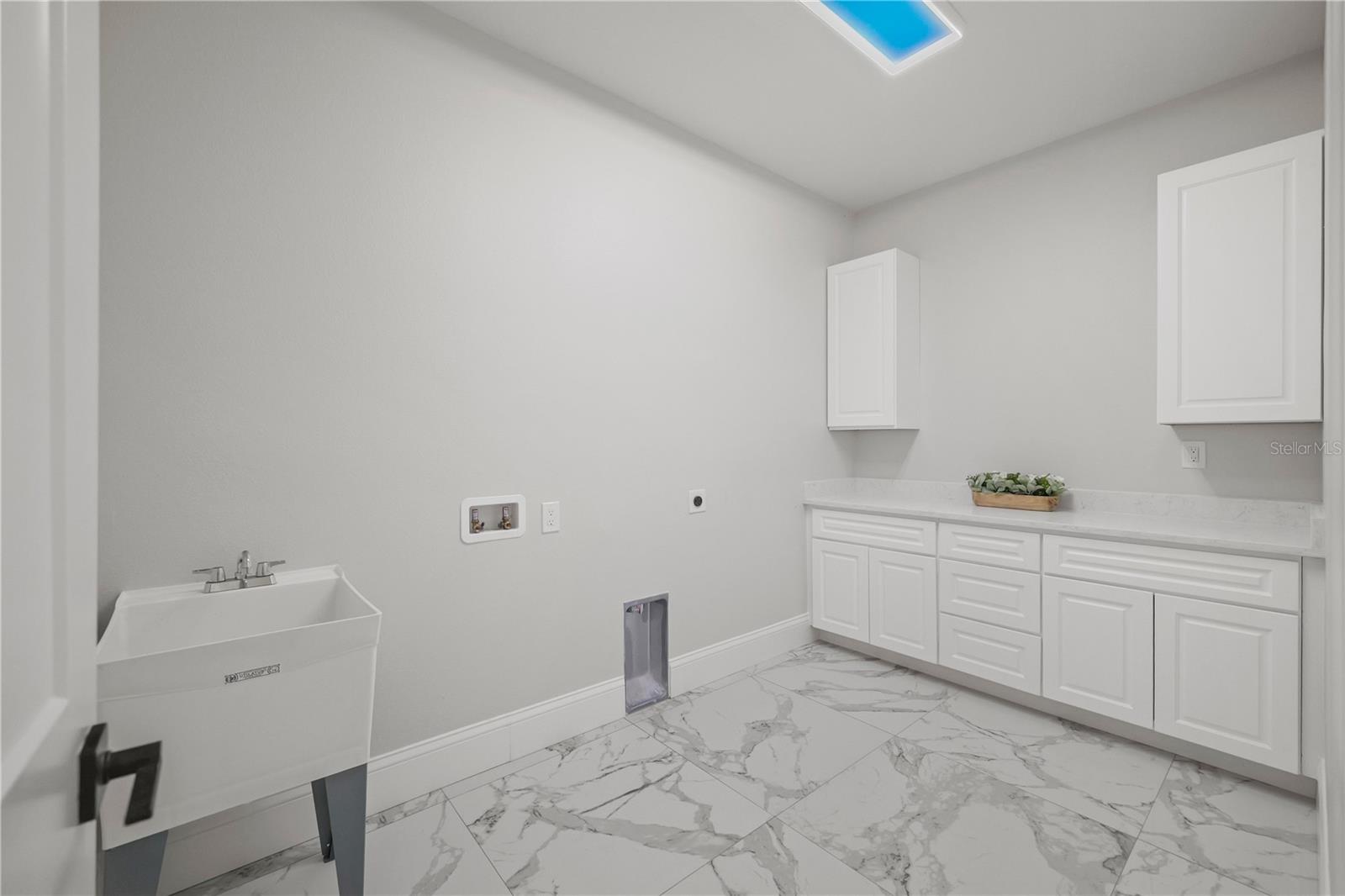 Image 40 of 50 For 6401 Felice Avenue