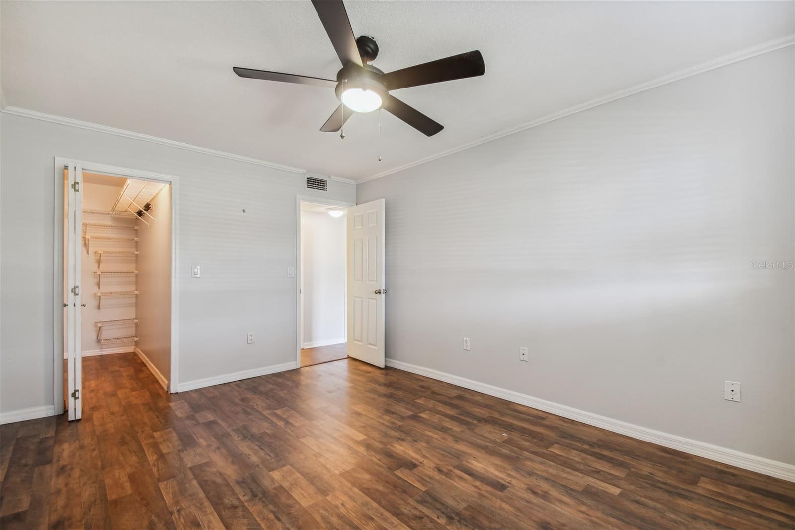 Image 17 of 49 For 5558 Baywater Drive 167