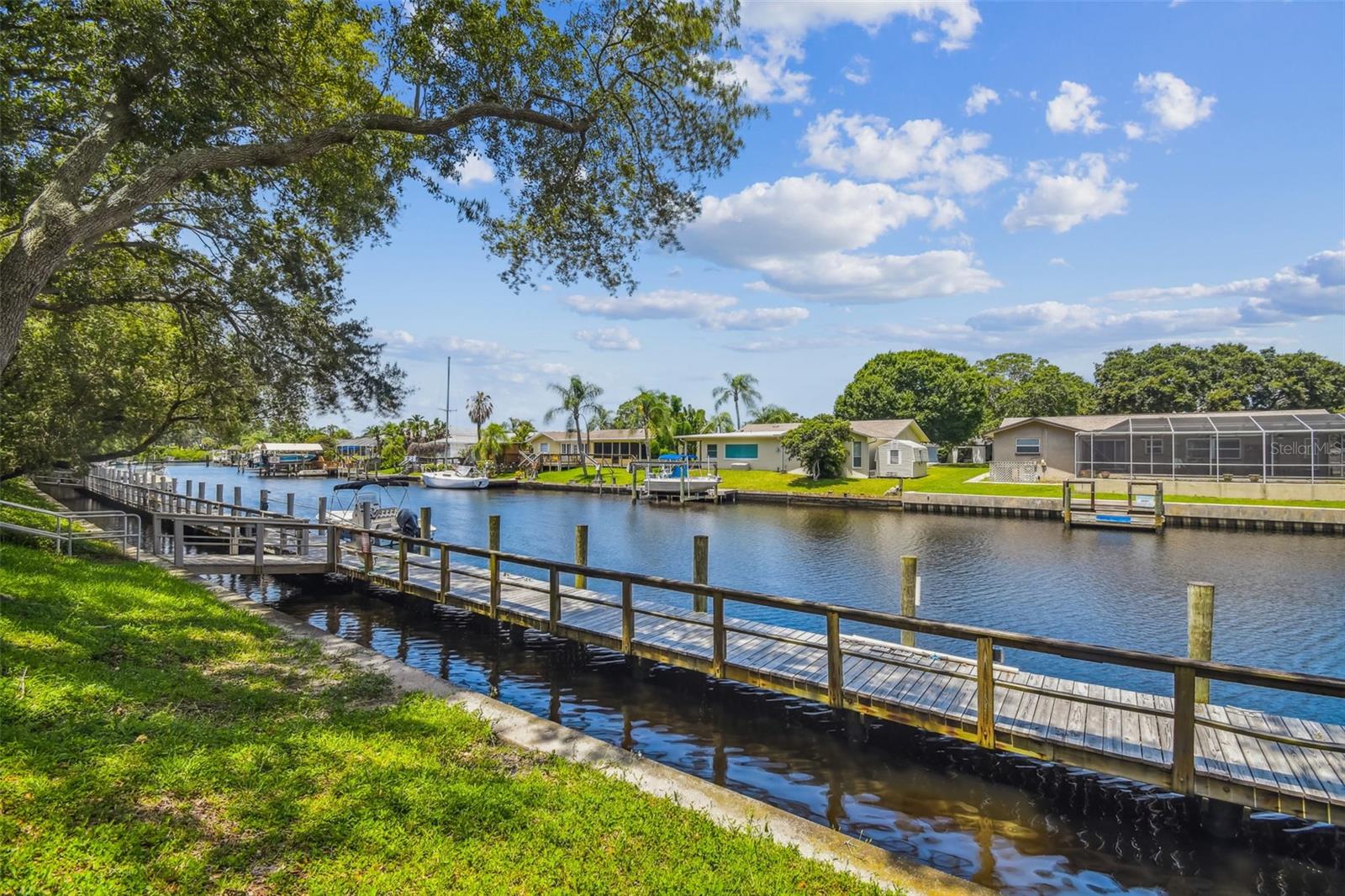 Image 35 of 49 For 5558 Baywater Drive 167