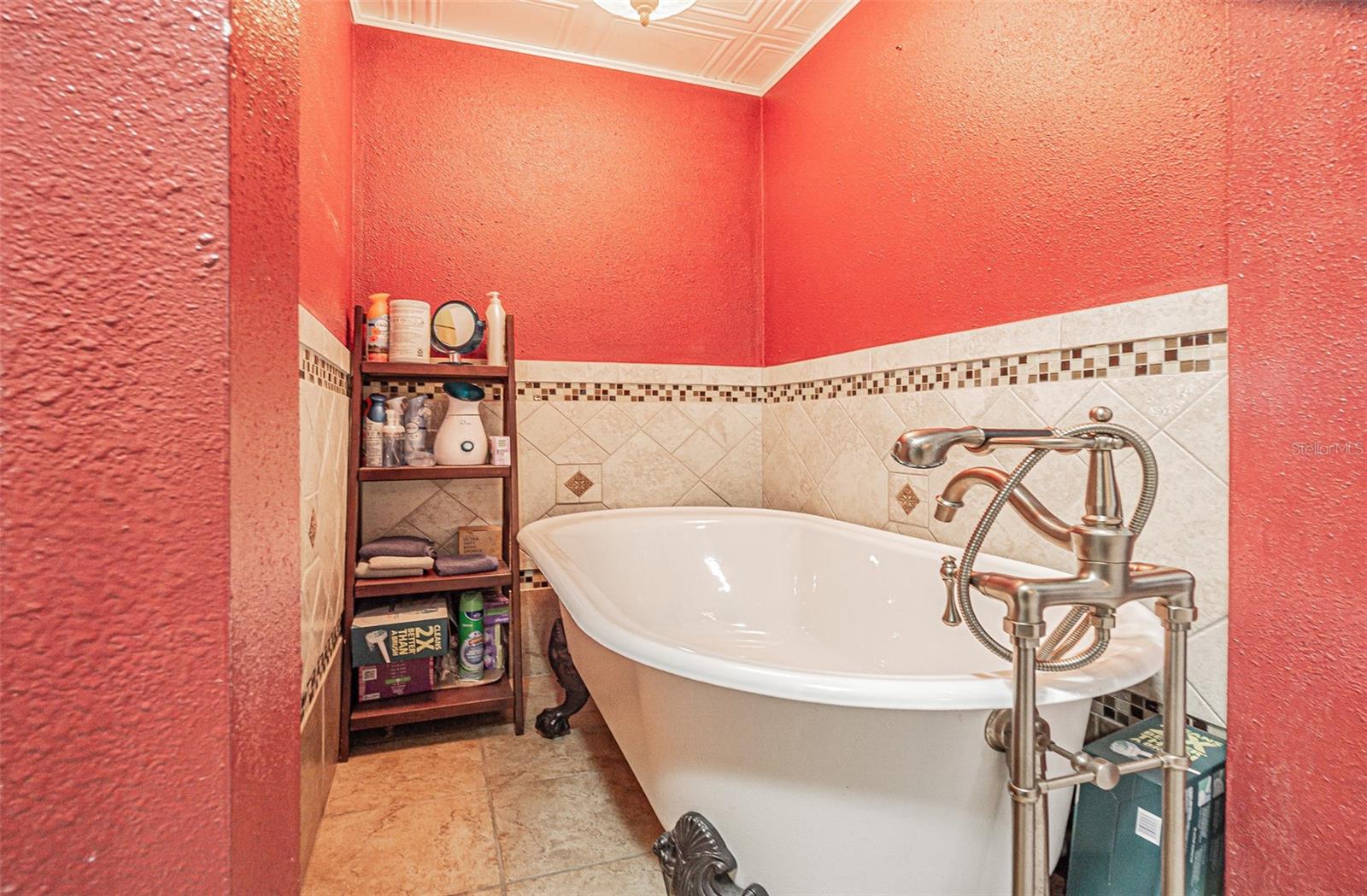 Image 20 of 32 For 17851 Oxenham Avenue