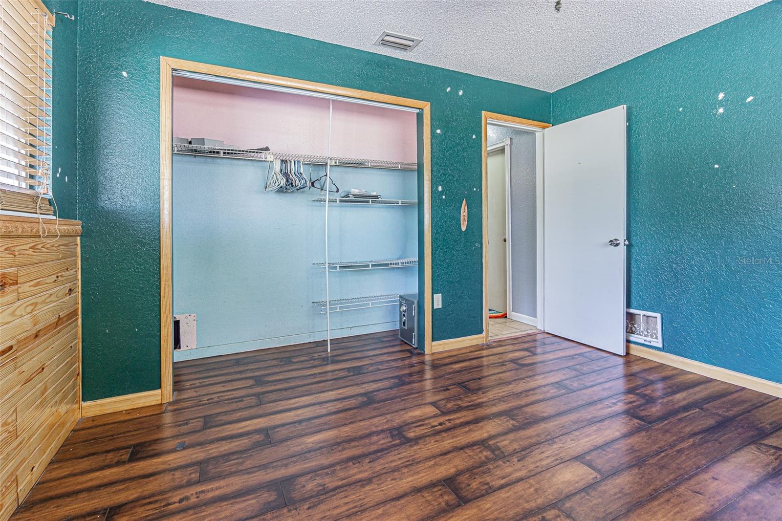 Image 22 of 32 For 17851 Oxenham Avenue