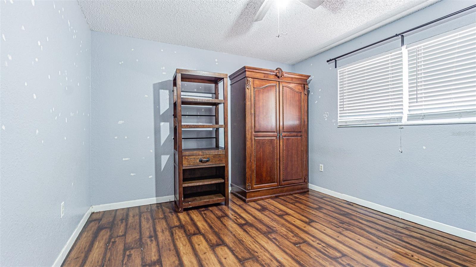 Image 25 of 32 For 17851 Oxenham Avenue