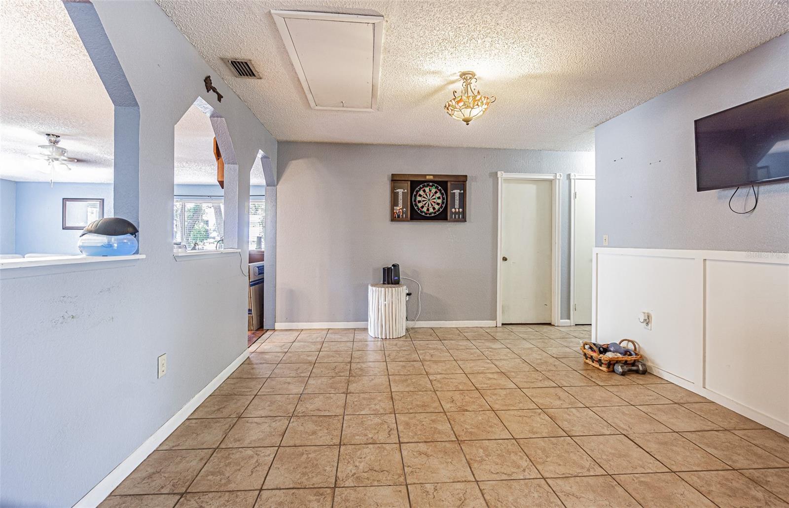 Image 29 of 32 For 17851 Oxenham Avenue