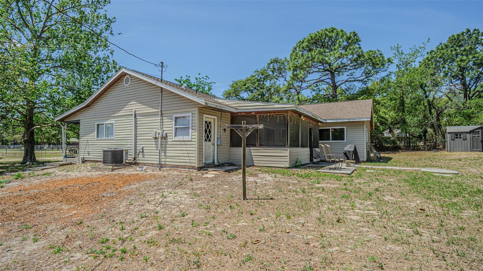 Image 30 of 32 For 17851 Oxenham Avenue