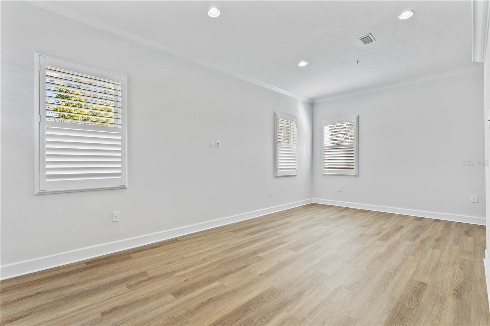 Image 23 of 35 For 1903 Bristol Avenue 2