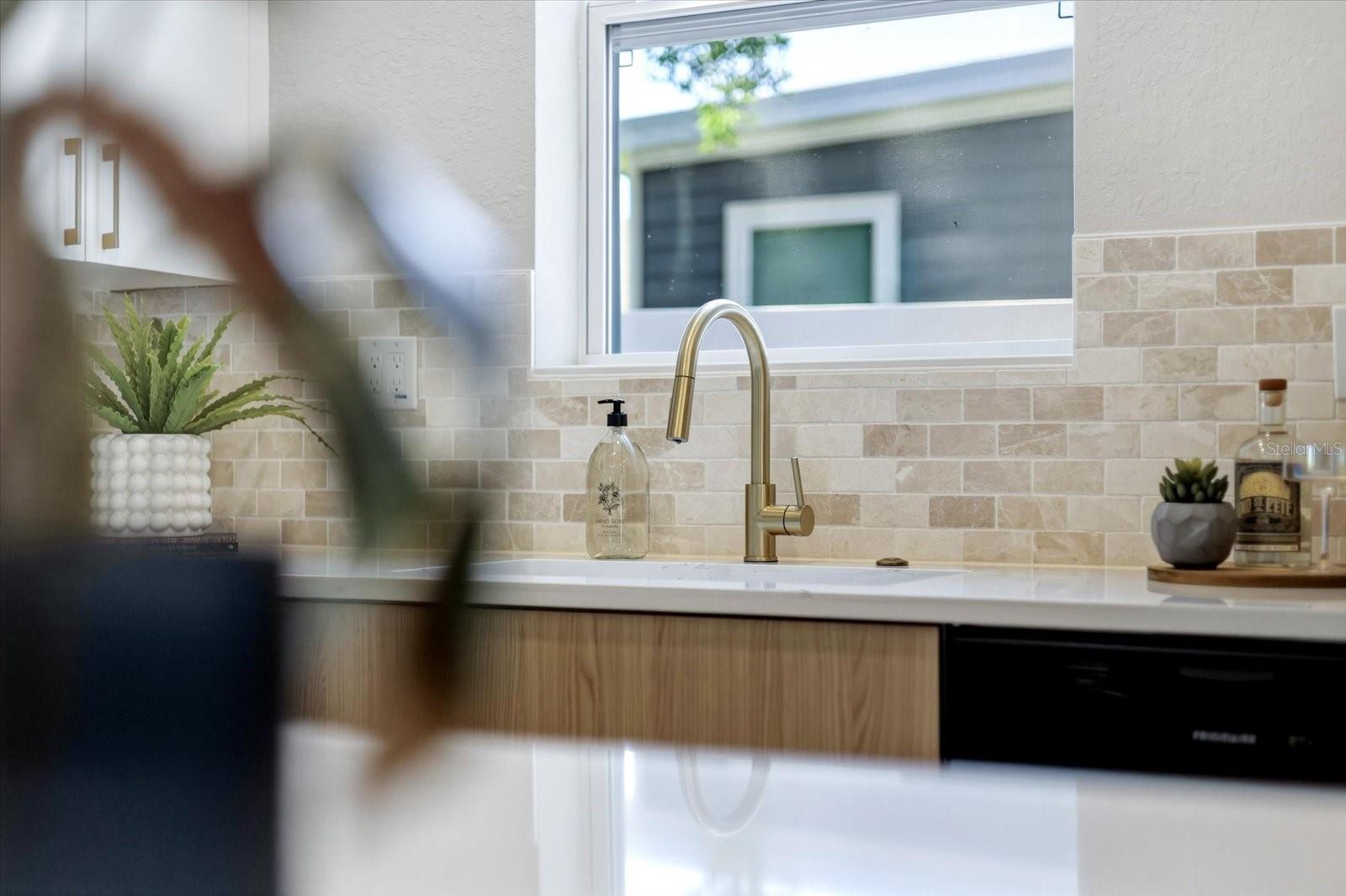 Image 13 of 42 For 1044 12th Avenue S