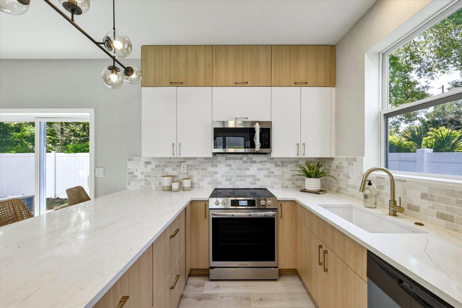 Image 16 of 42 For 1044 12th Avenue S