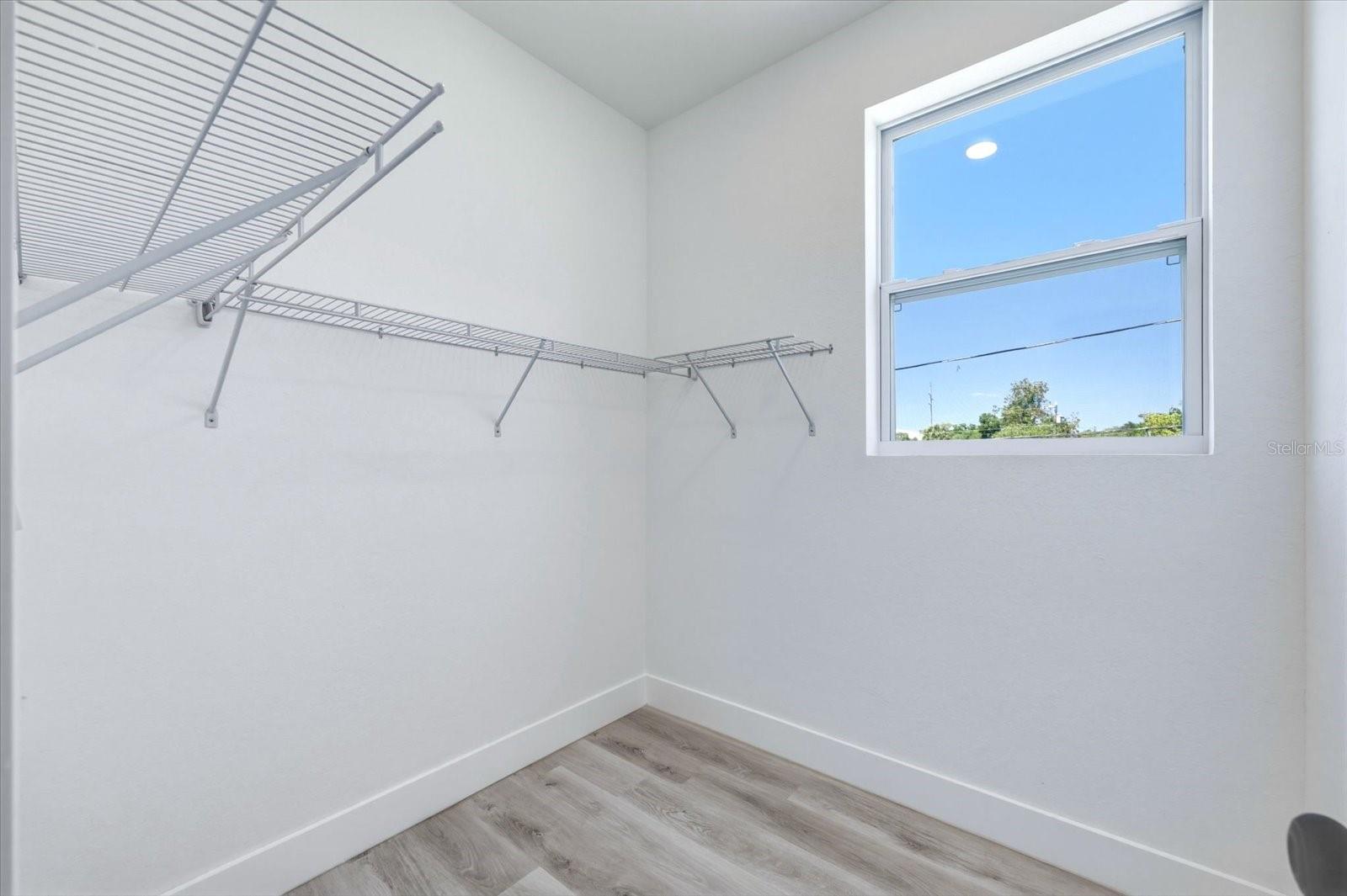 Image 26 of 42 For 1044 12th Avenue S