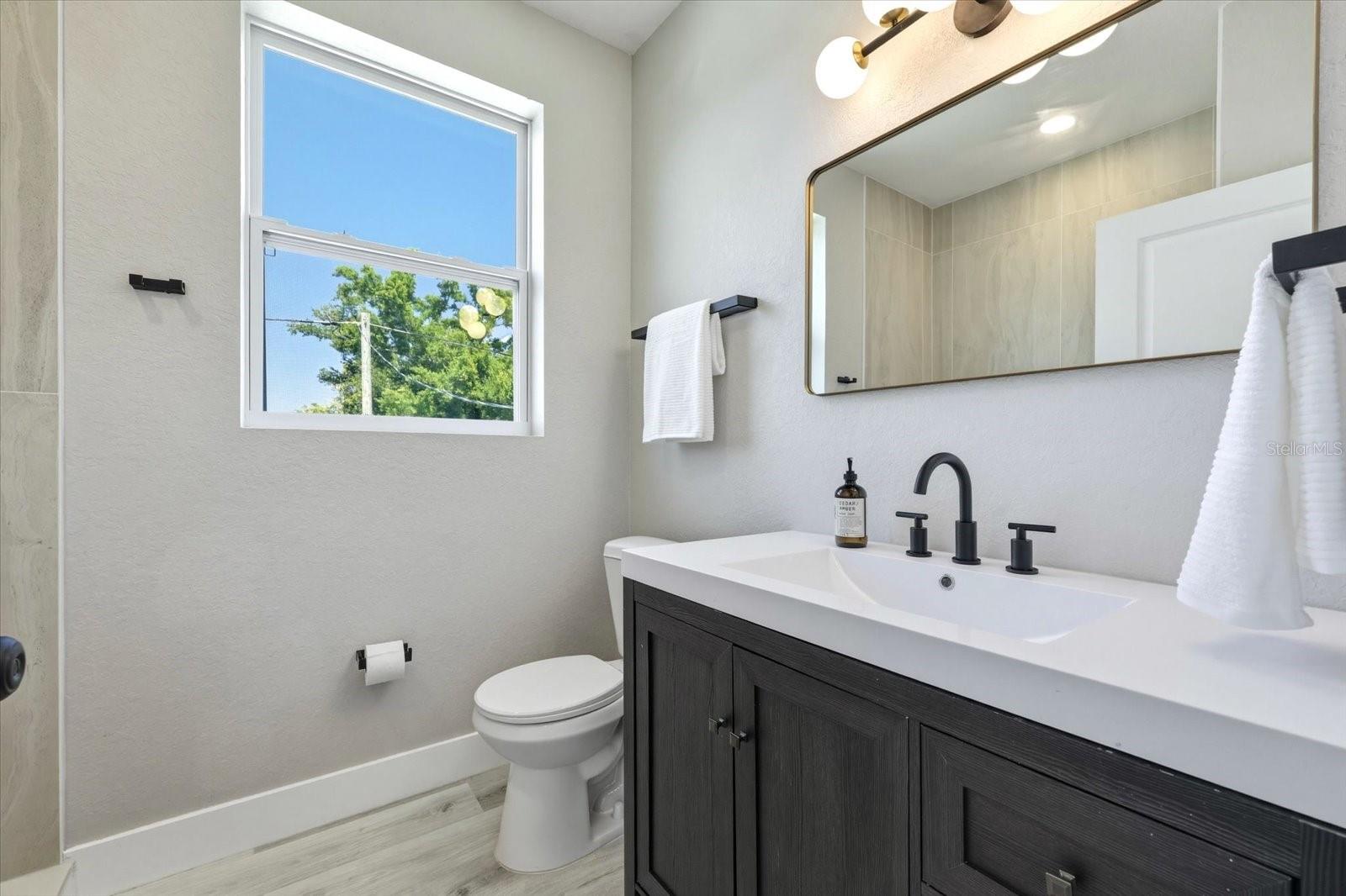 Image 27 of 42 For 1044 12th Avenue S