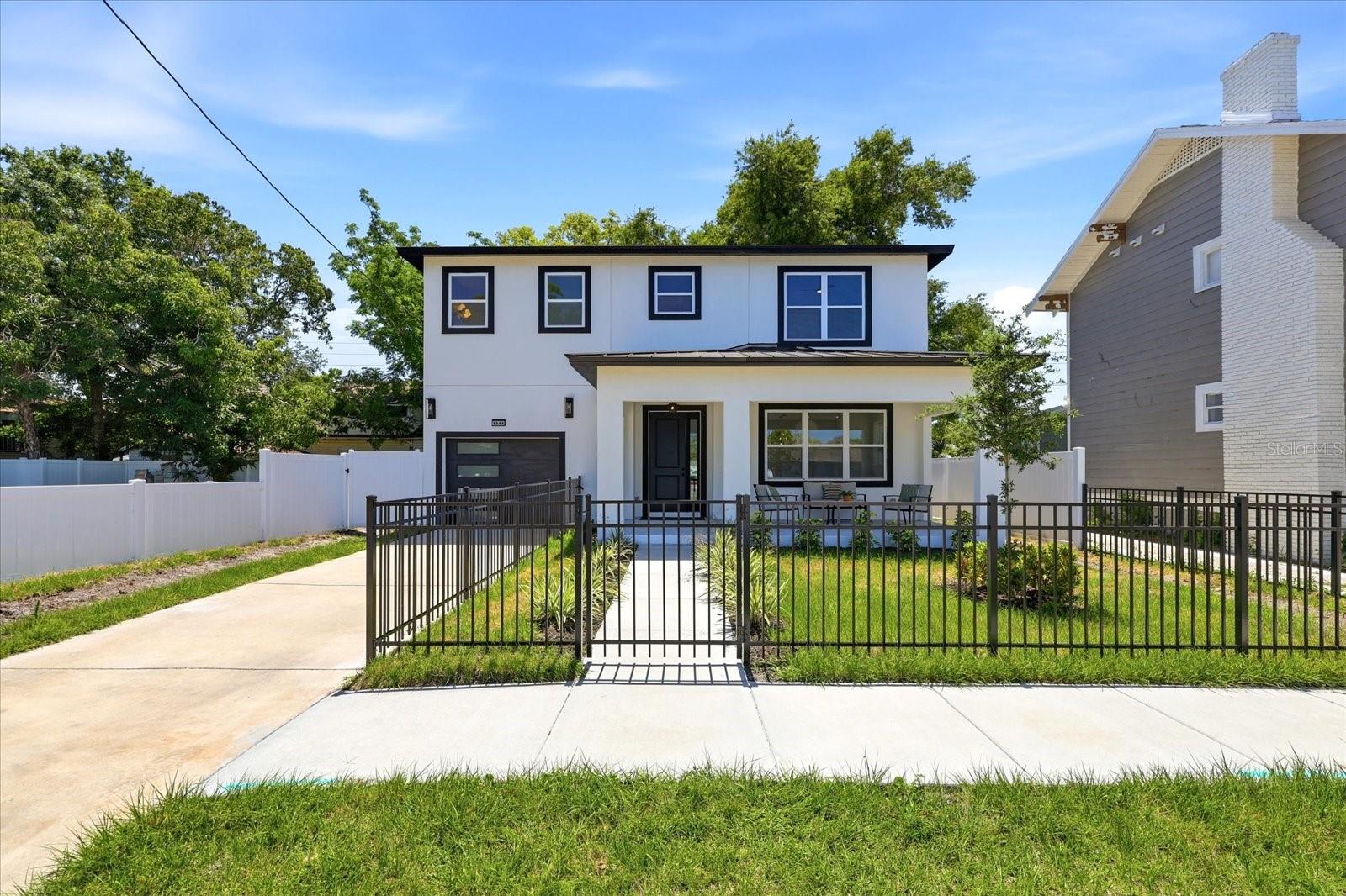 Image 3 of 42 For 1044 12th Avenue S