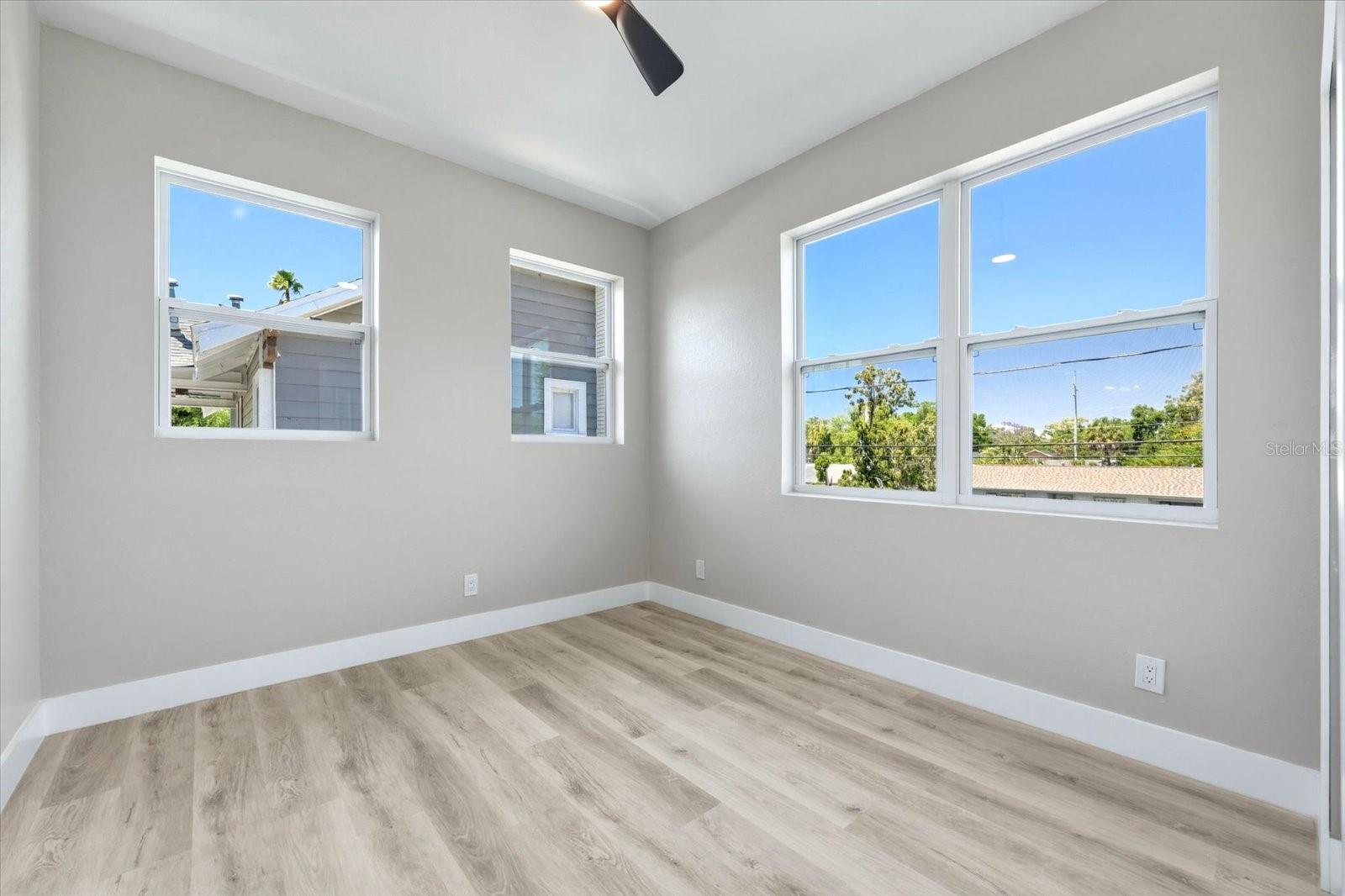 Image 30 of 42 For 1044 12th Avenue S