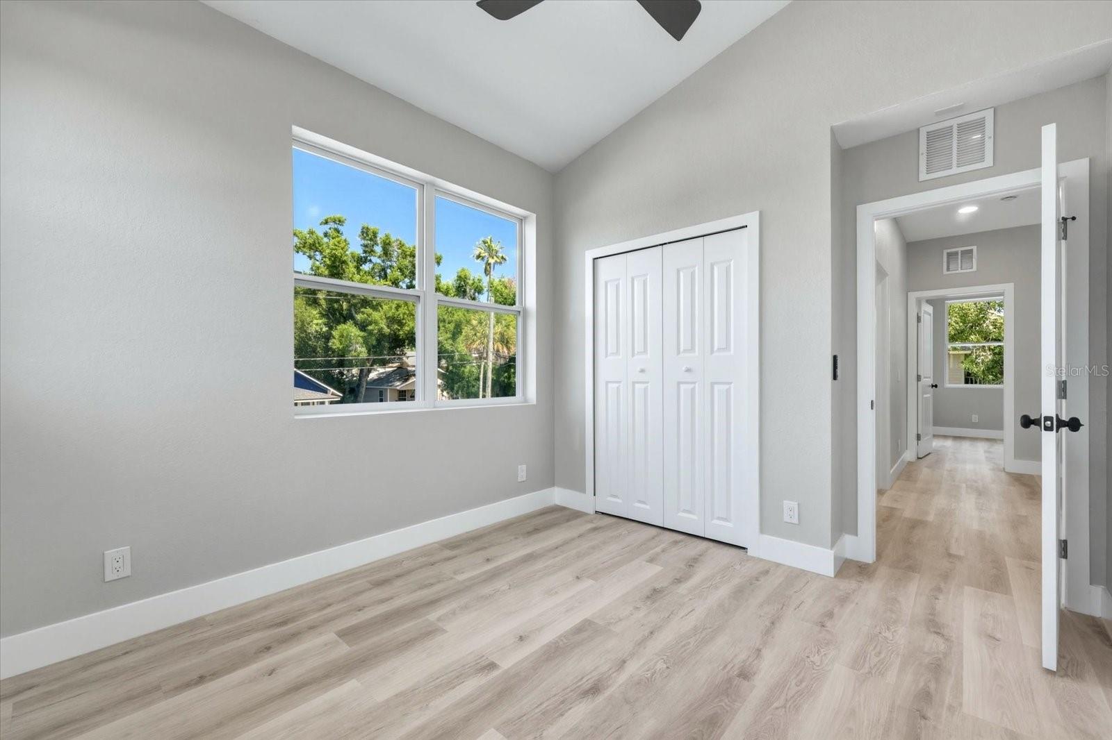 Image 31 of 42 For 1044 12th Avenue S