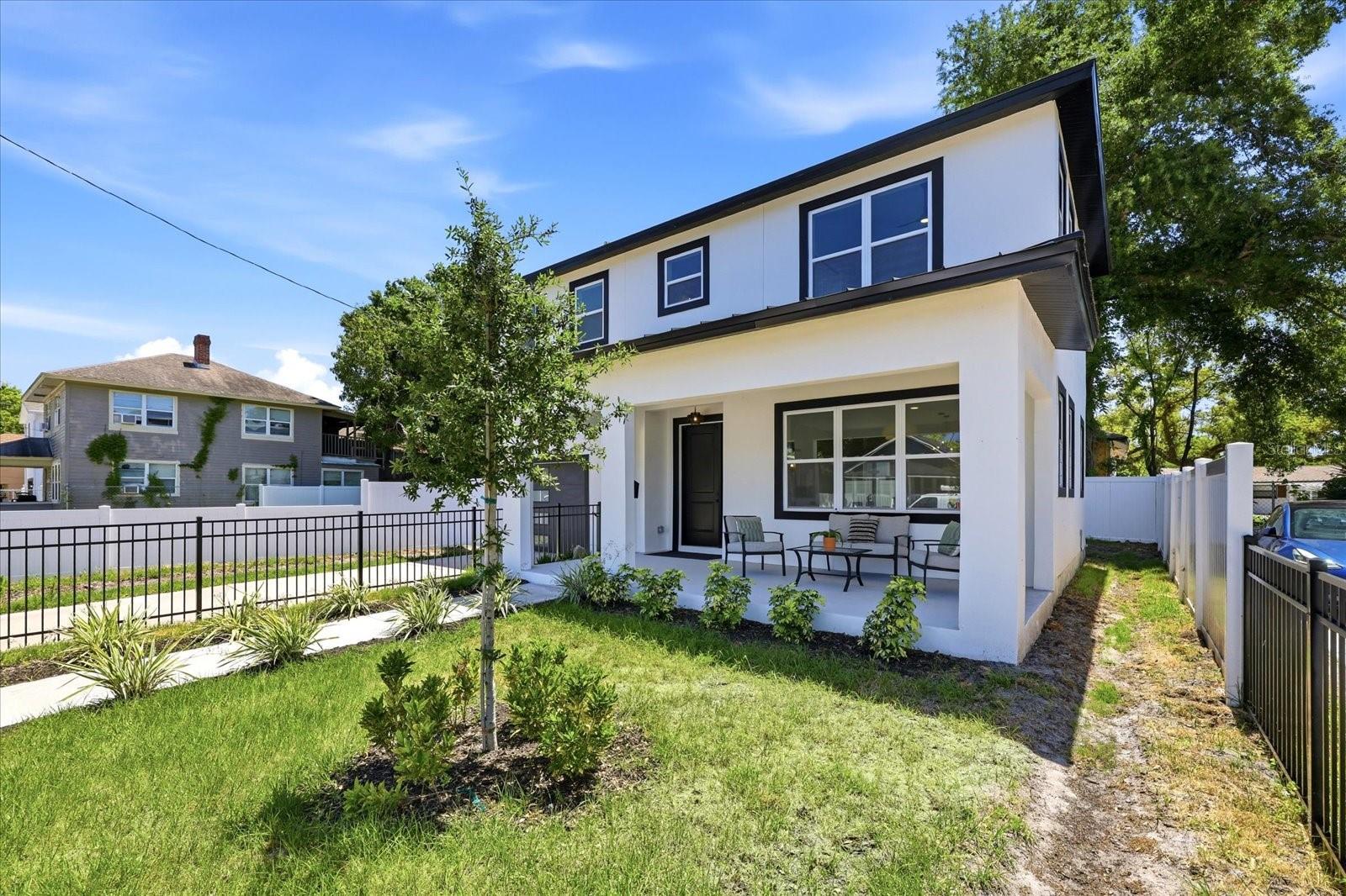 Image 4 of 42 For 1044 12th Avenue S