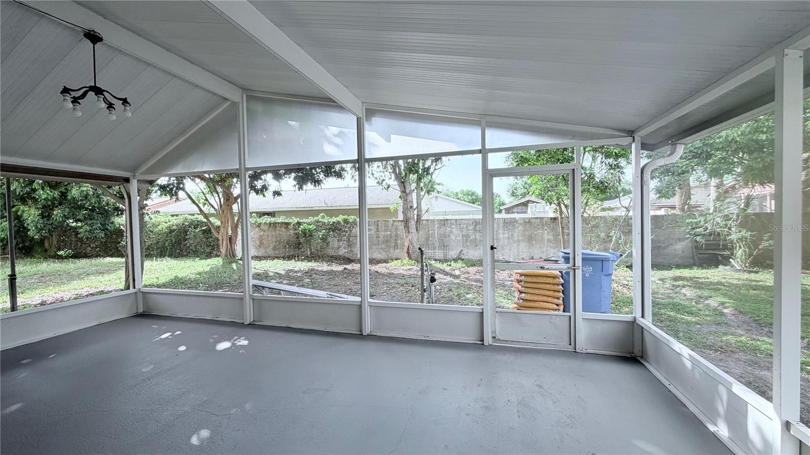 Image 12 of 30 For 10216 Oasis Palm Drive