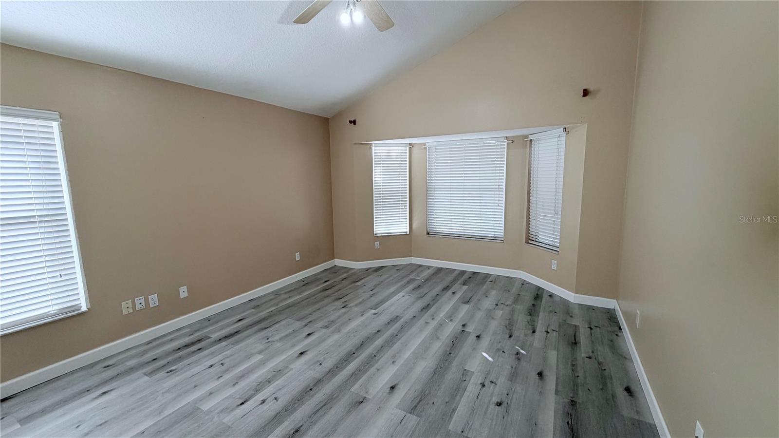 Image 18 of 30 For 10216 Oasis Palm Drive