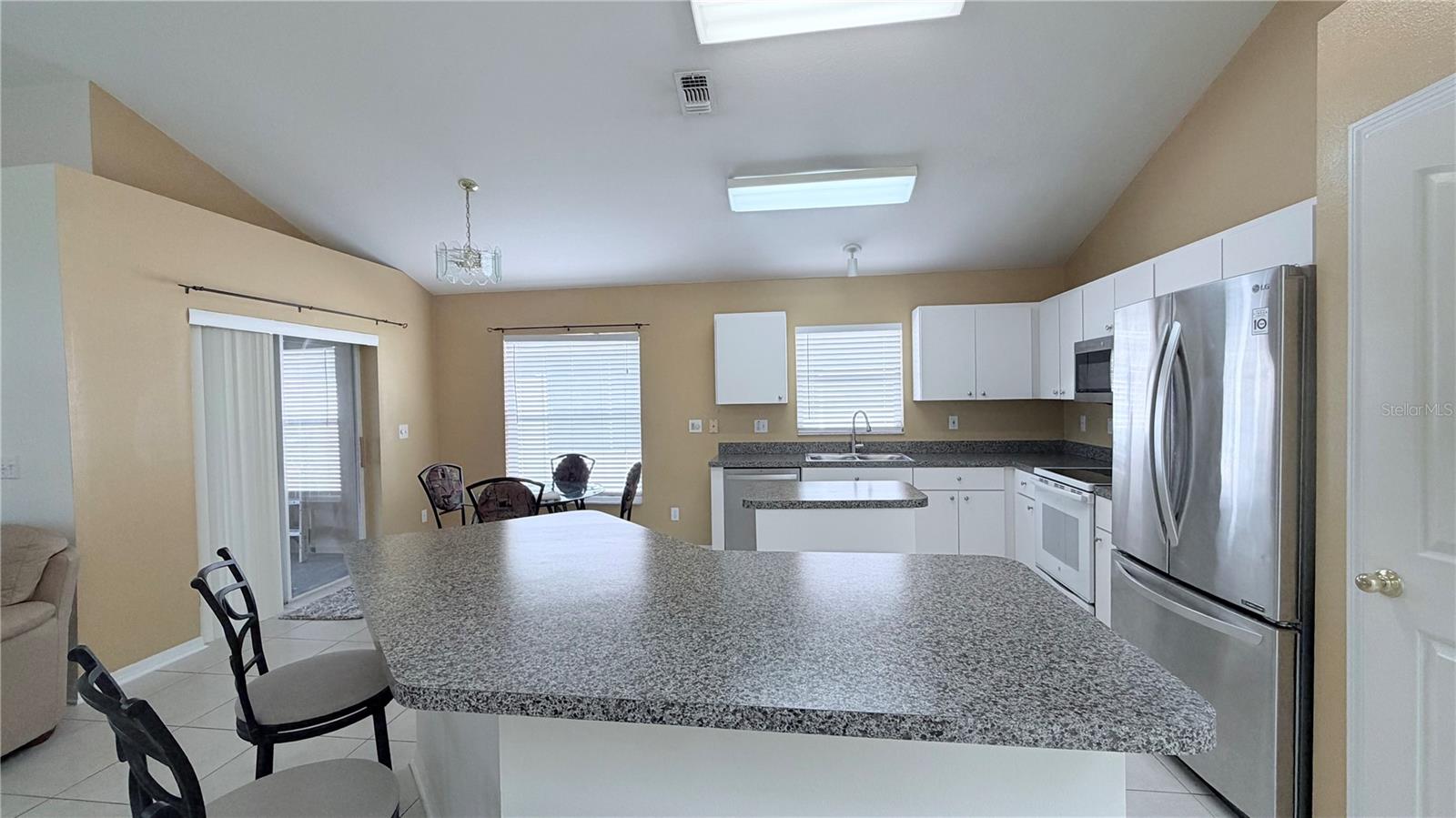 Image 6 of 30 For 10216 Oasis Palm Drive