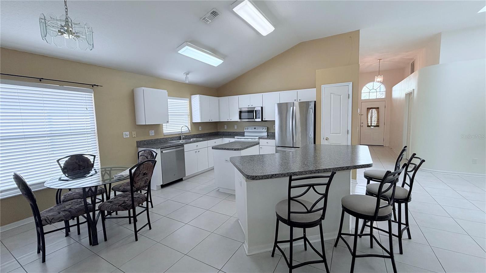 Image 8 of 30 For 10216 Oasis Palm Drive