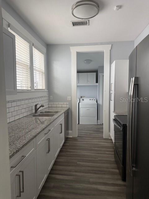 Image 18 of 26 For 208 Tampania Avenue