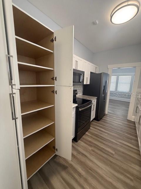 Image 3 of 26 For 208 Tampania Avenue