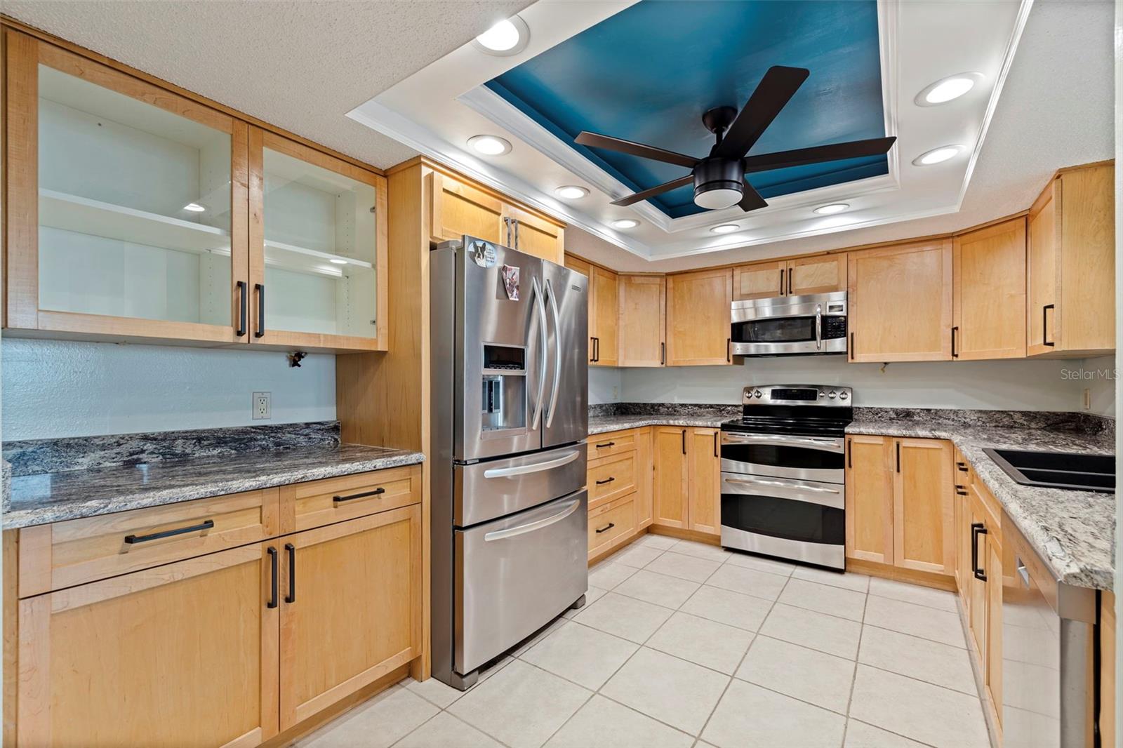 Image 10 of 59 For 736 Island Way 504