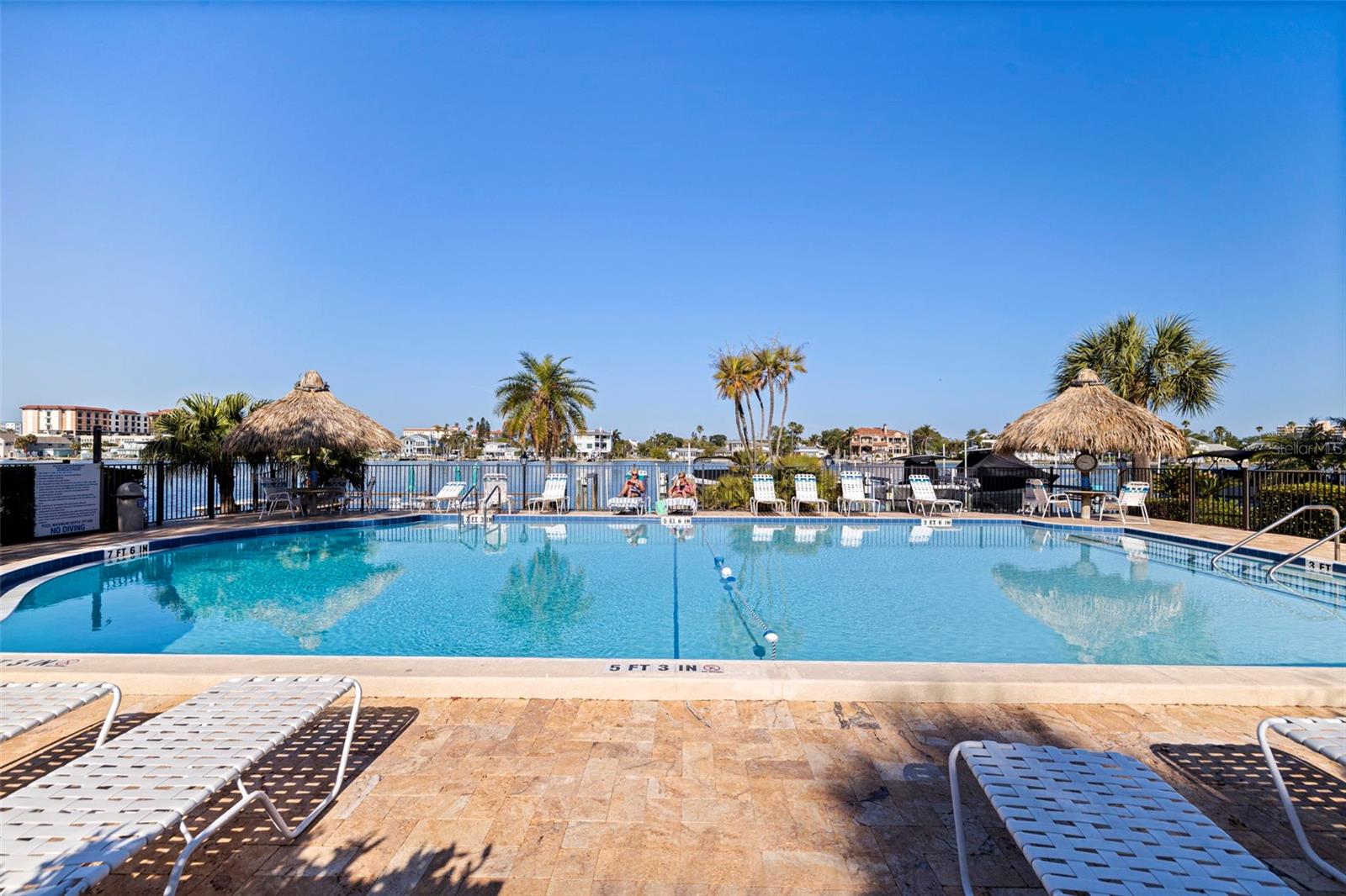 Image 34 of 59 For 736 Island Way 504