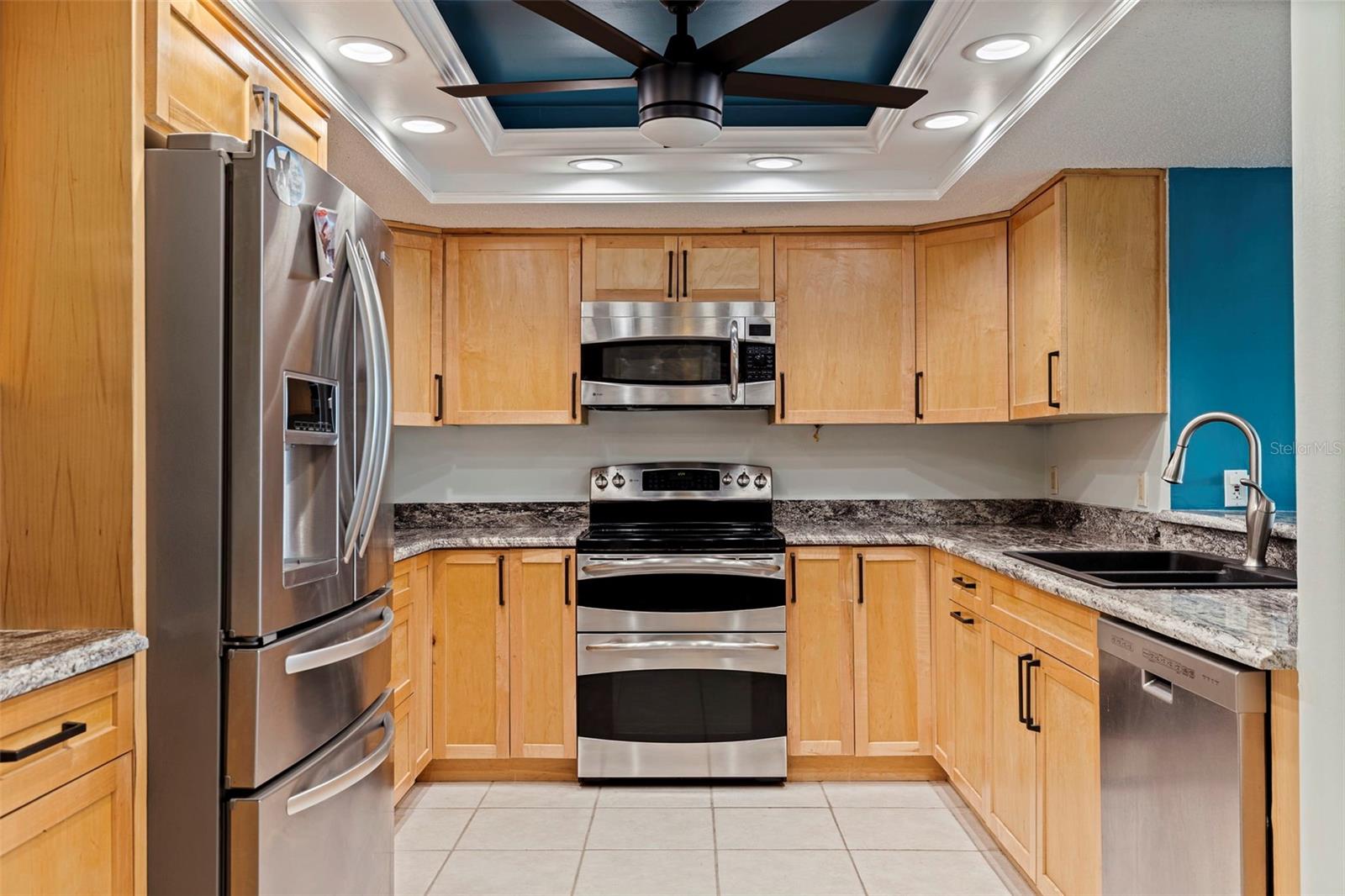 Image 5 of 59 For 736 Island Way 504