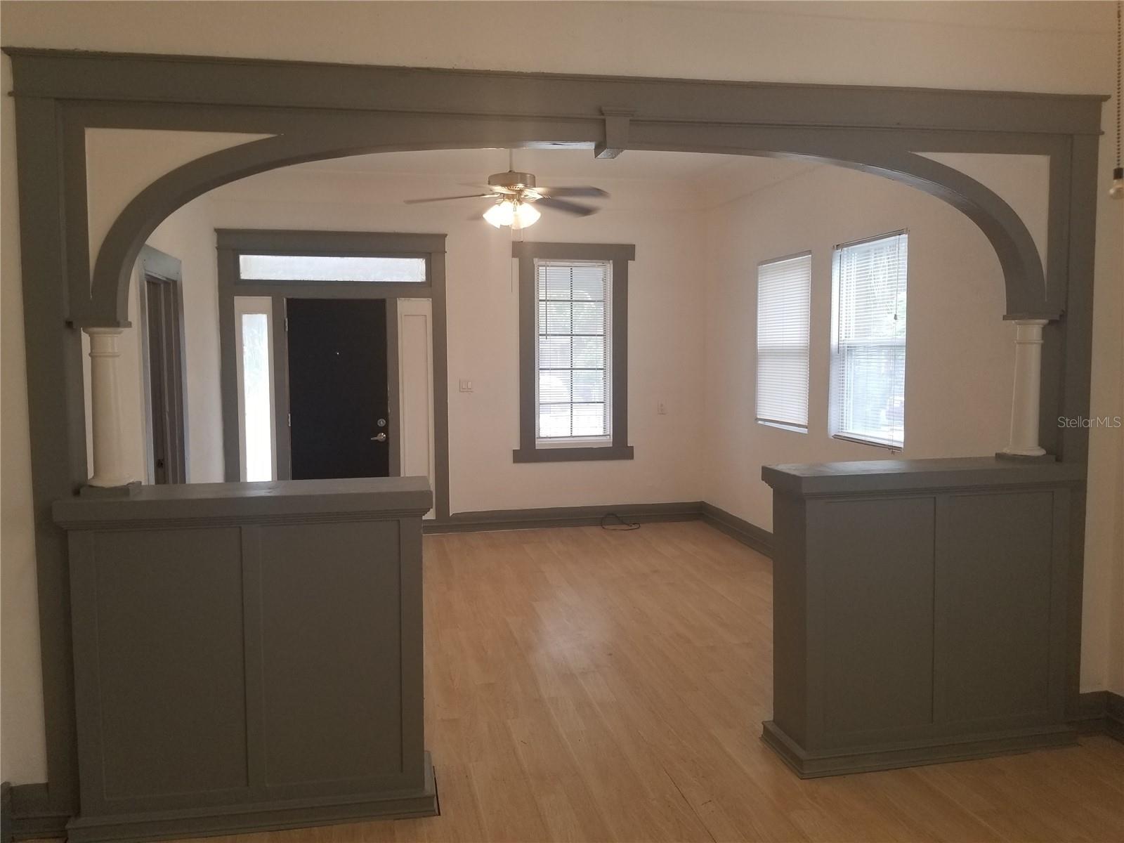 Image 5 of 12 For 2107 Chestnut Street