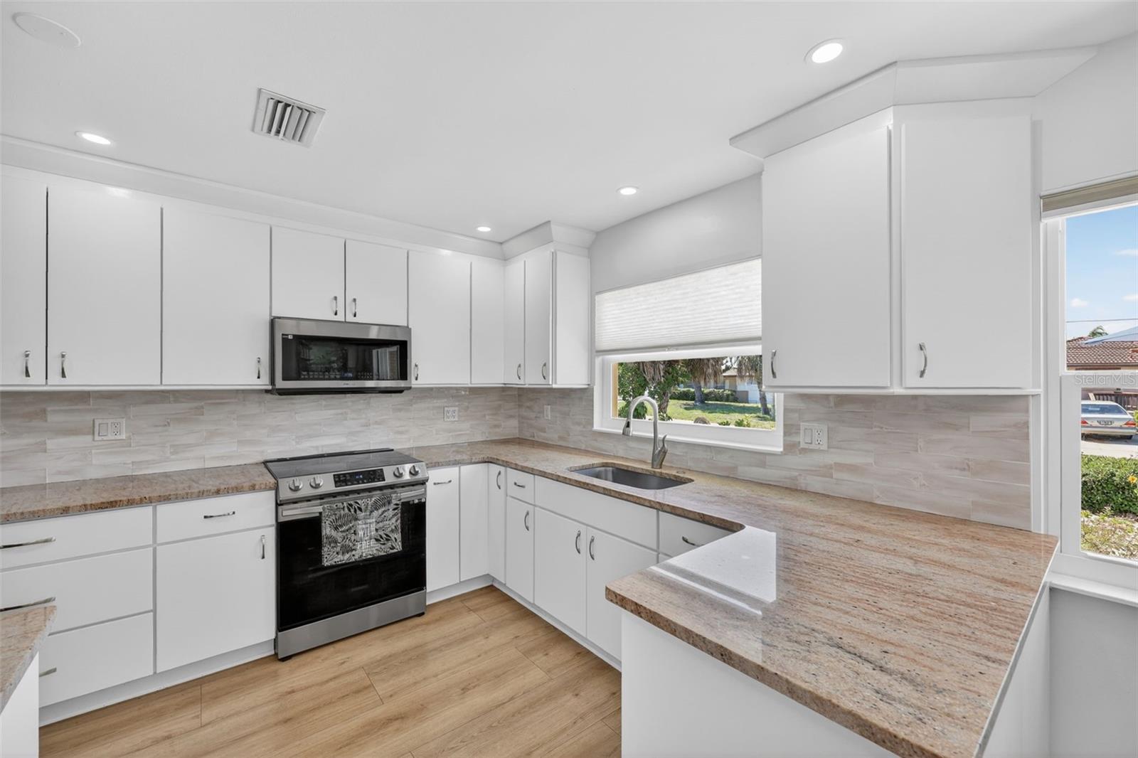 Image 13 of 66 For 209 Westwinds Drive