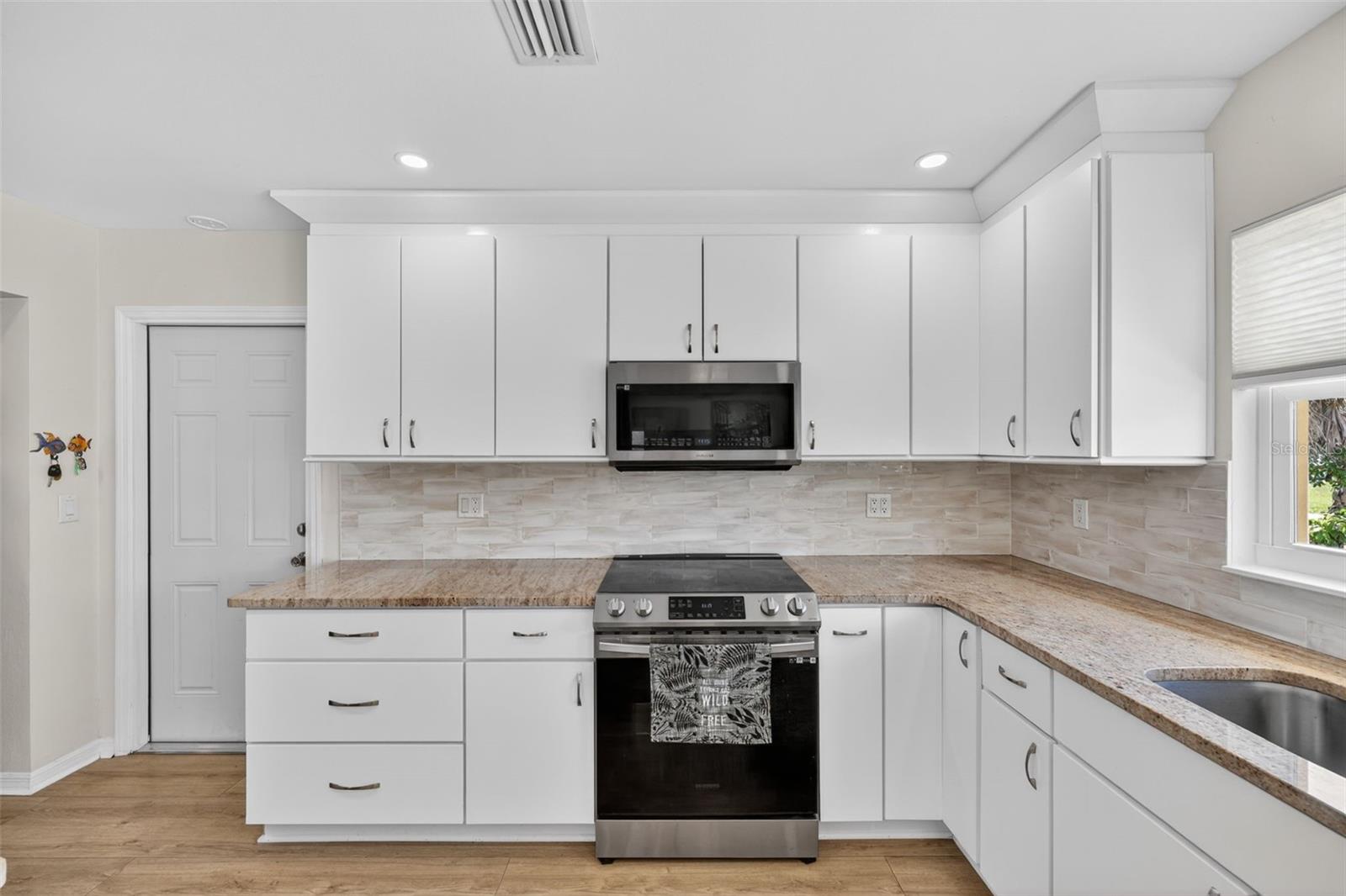 Image 14 of 66 For 209 Westwinds Drive