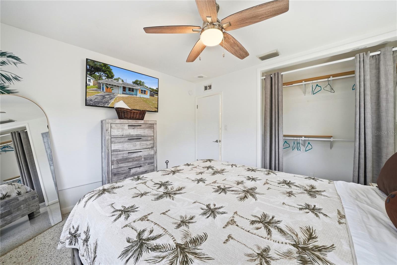 Image 16 of 37 For 10437 52nd Avenue N