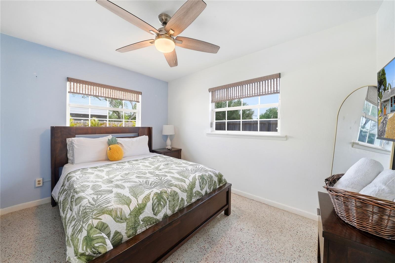 Image 17 of 37 For 10437 52nd Avenue N