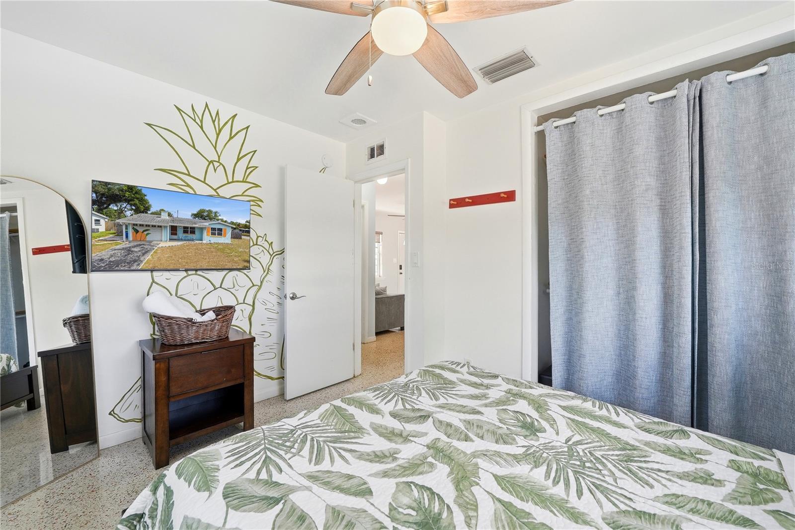 Image 18 of 37 For 10437 52nd Avenue N