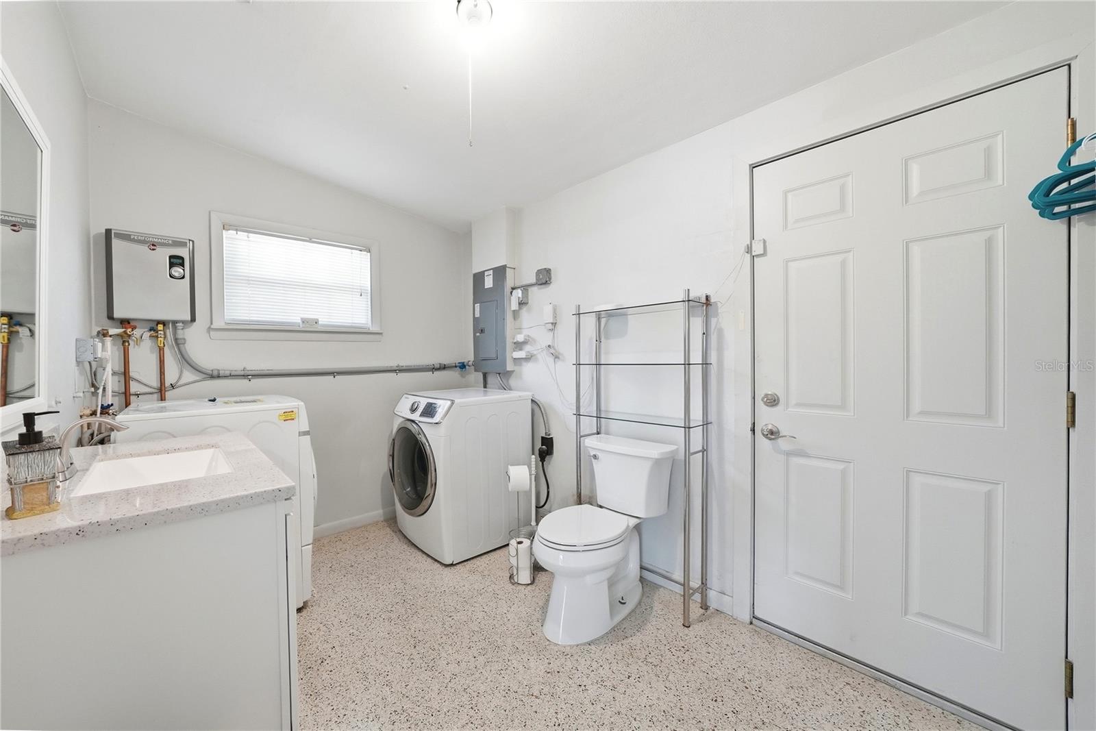 Image 21 of 37 For 10437 52nd Avenue N