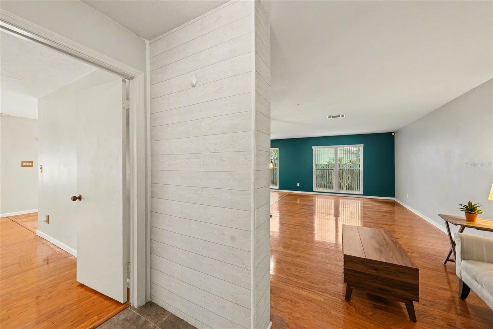 Image 6 of 28 For 13503 Greenleaf Drive