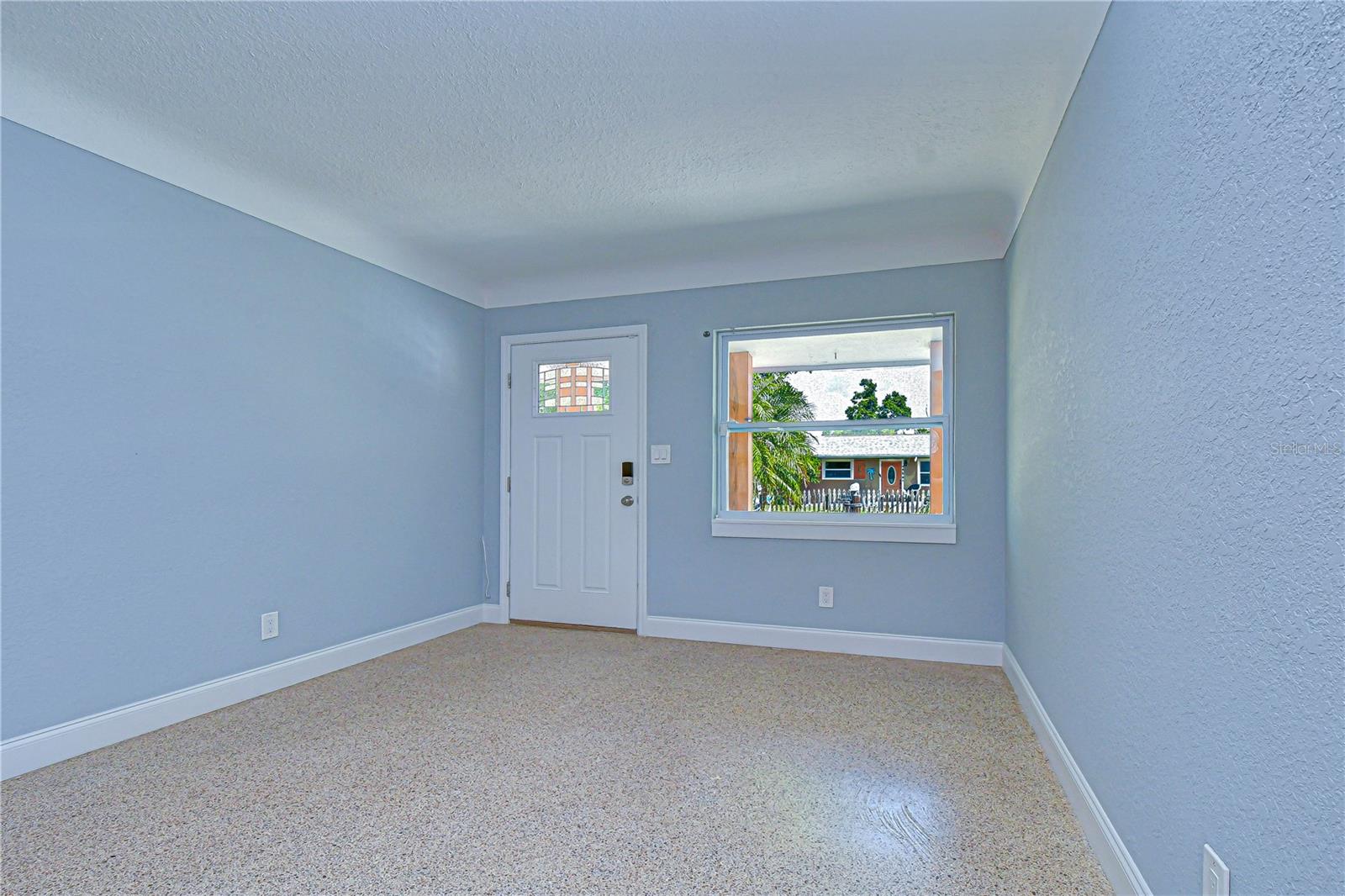 Image 3 of 40 For 5614 30th Avenue S