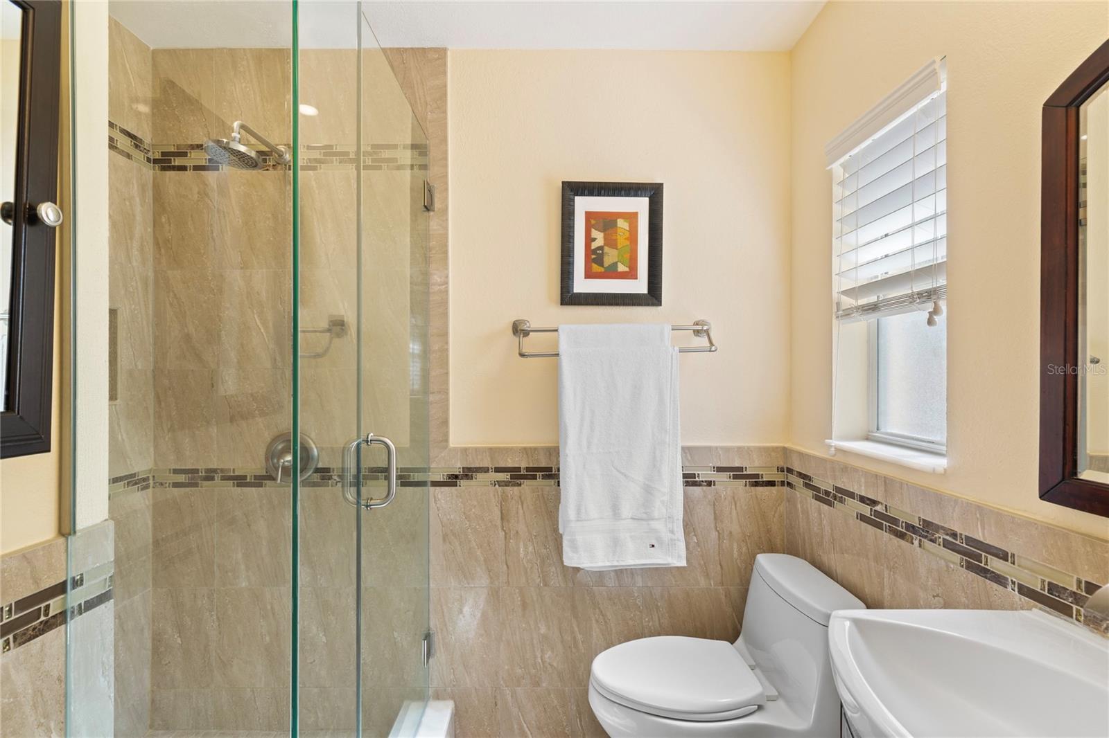 Image 15 of 38 For 1110 Varona  