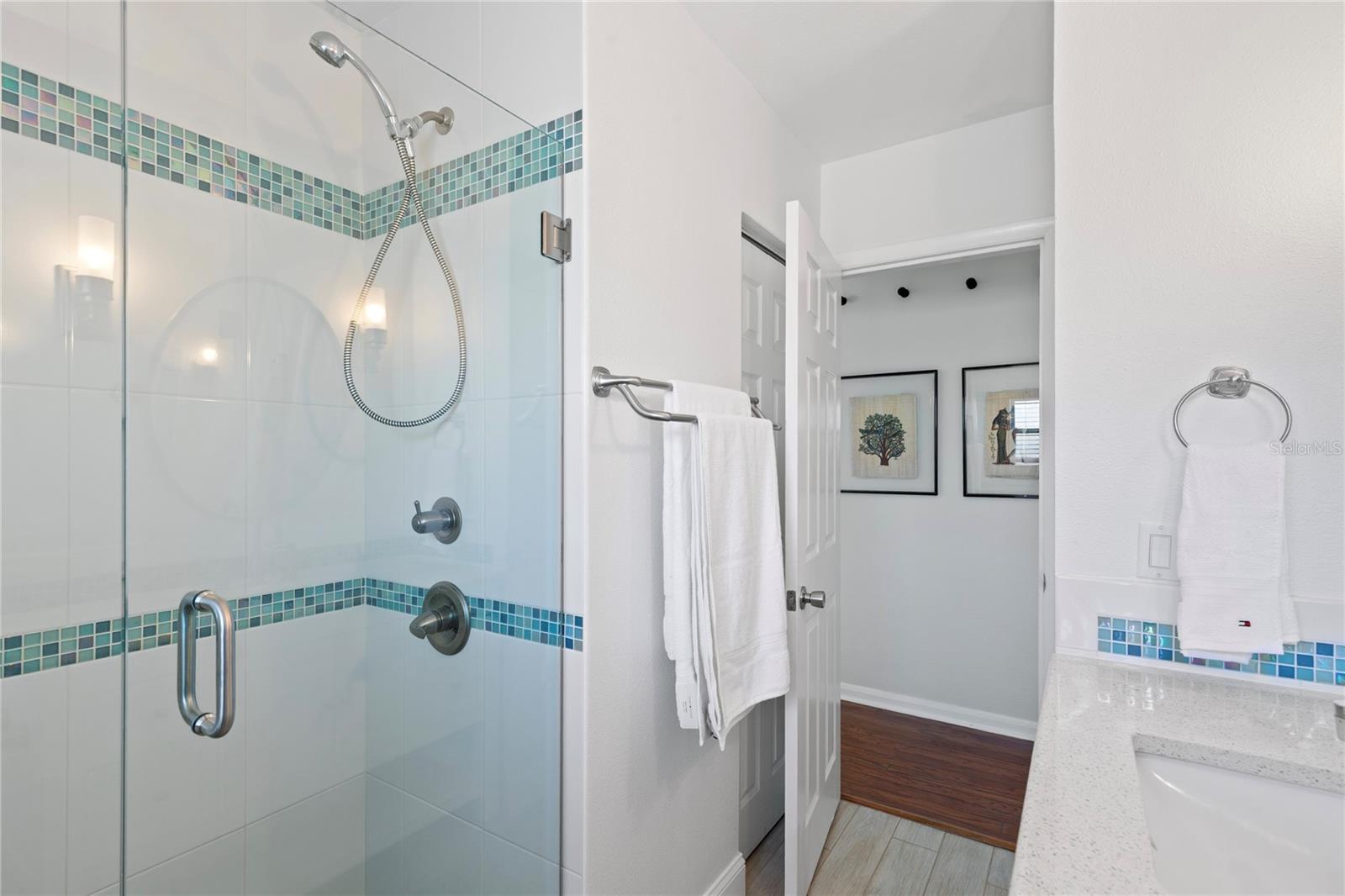 Image 20 of 38 For 1110 Varona  