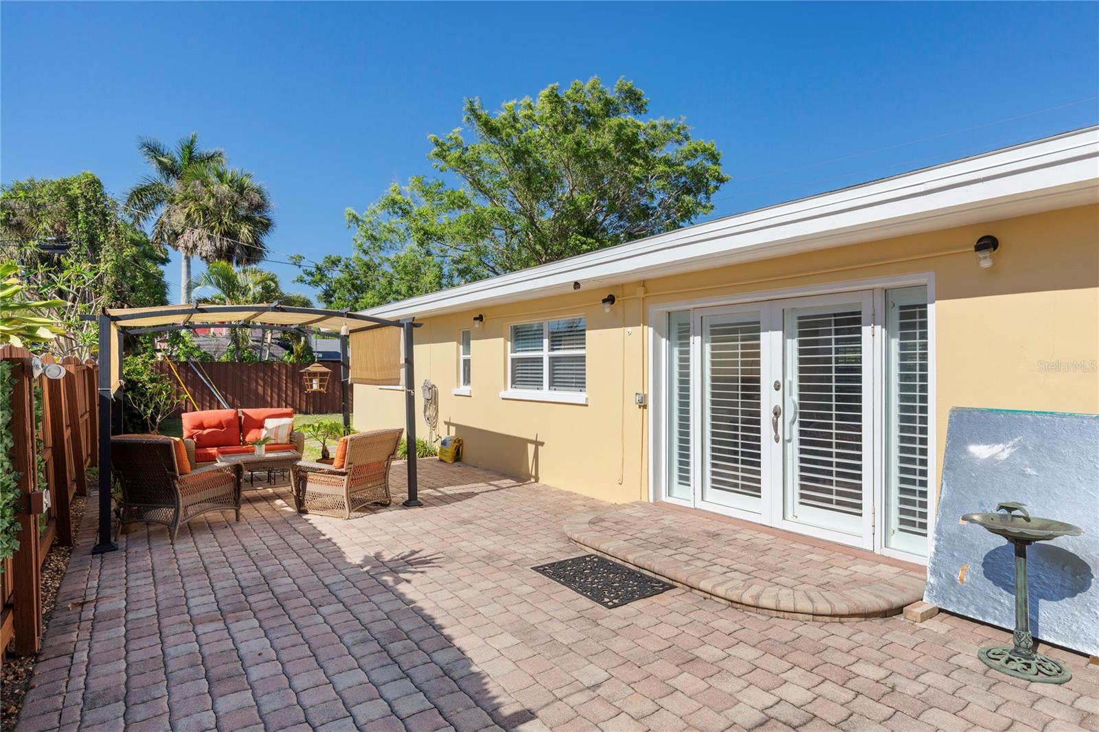 Image 24 of 38 For 1110 Varona  