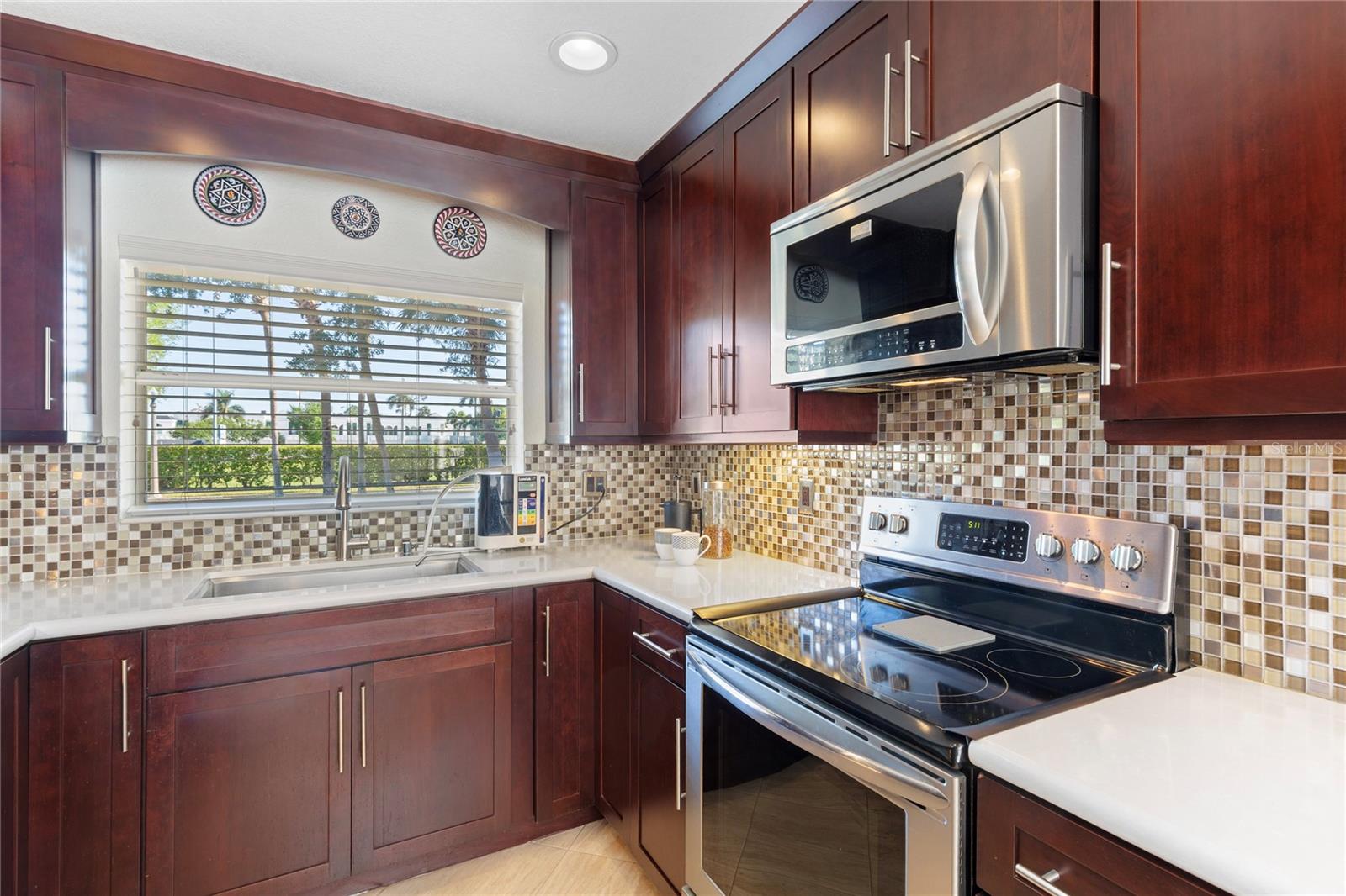 Image 28 of 38 For 1110 Varona  