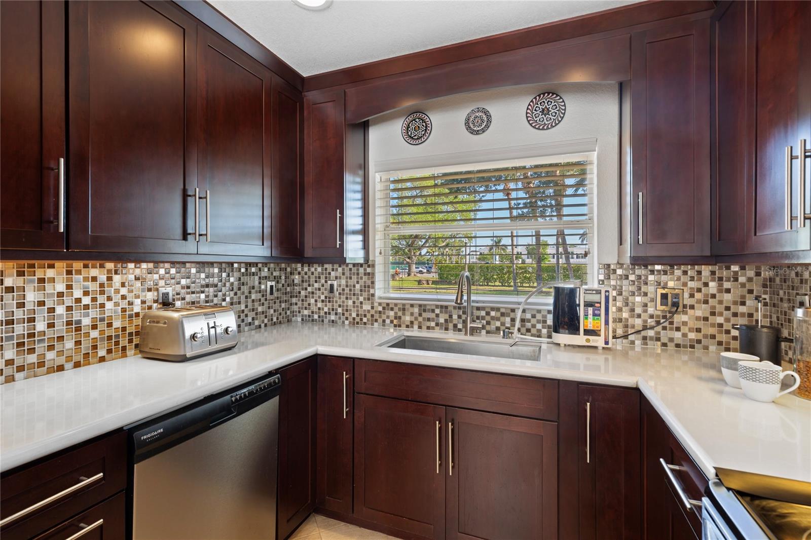 Image 29 of 38 For 1110 Varona  