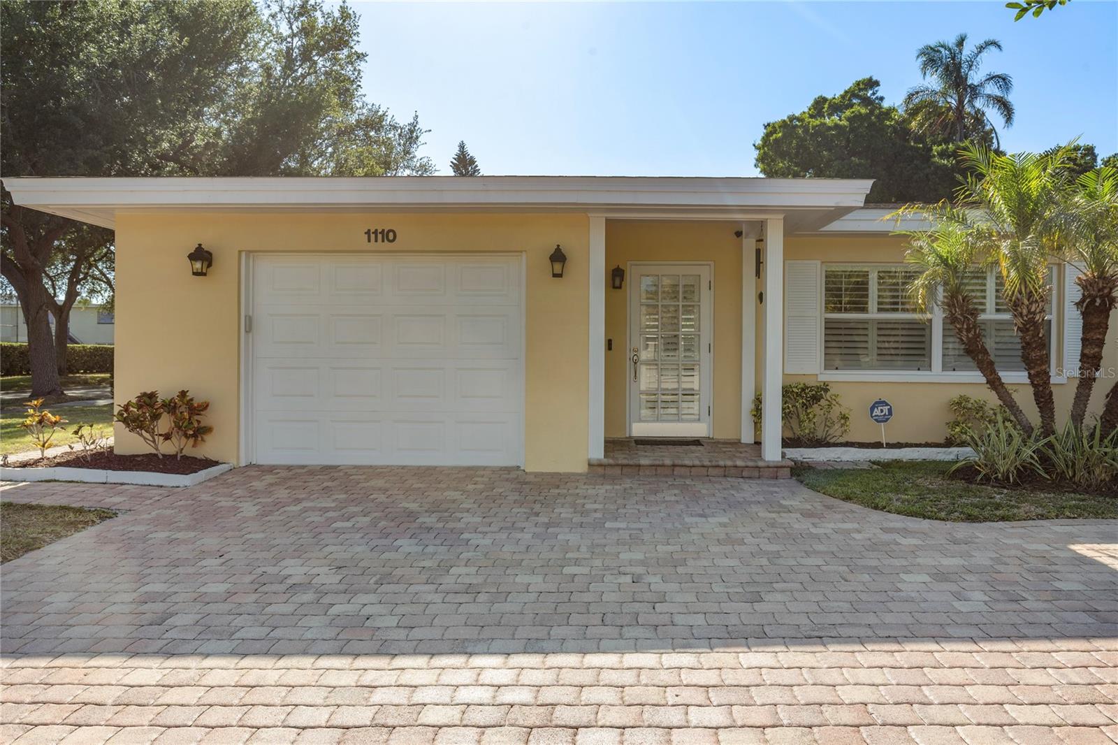 Image 4 of 38 For 1110 Varona  