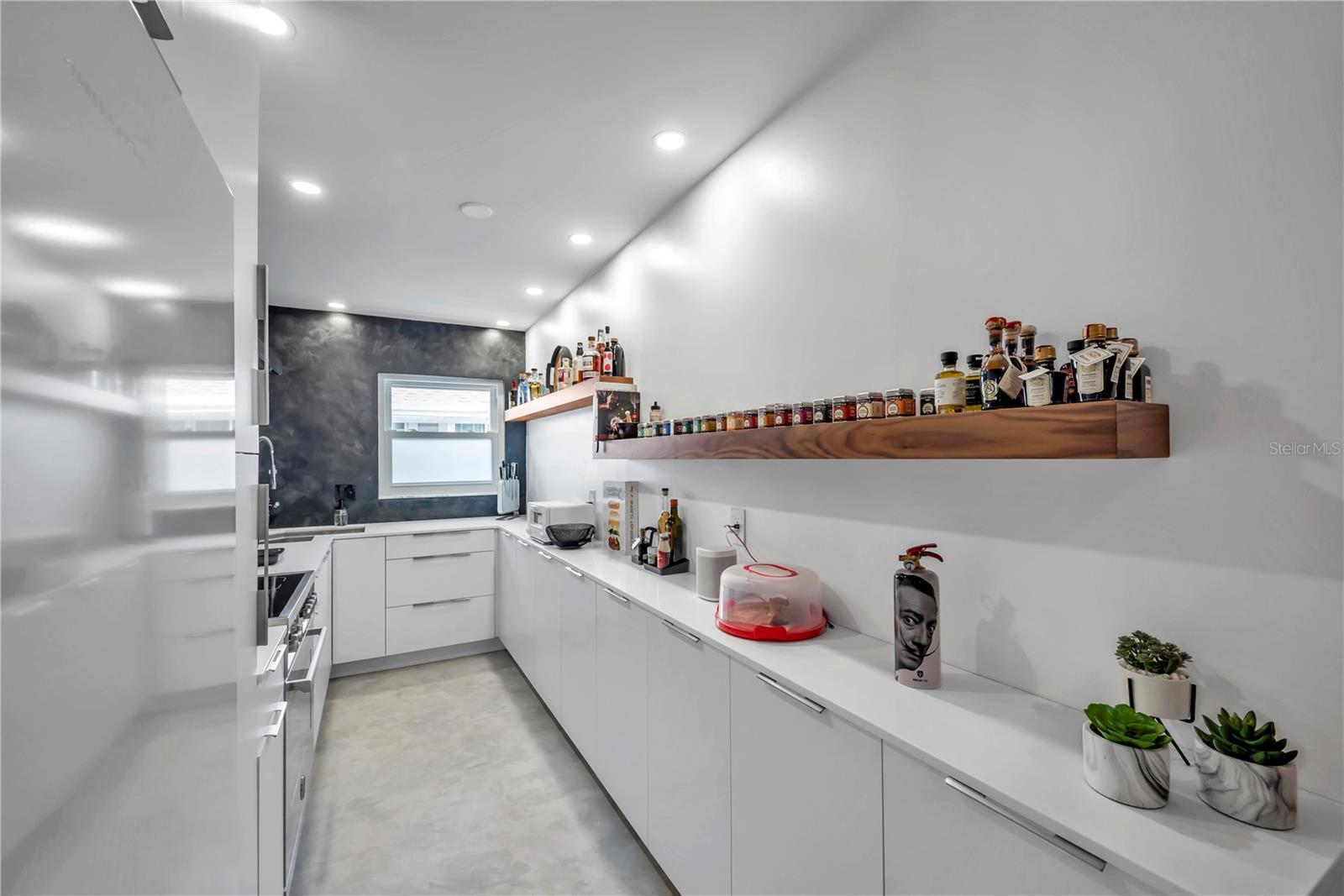 Image 11 of 41 For 224 6th Avenue N 13